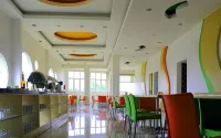Hotel Dewarna Sutoyo Malang - Breakfast