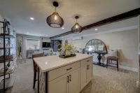 Luxury Town Square Condo king Bed & W/D - 4 stjerner