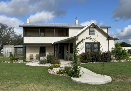 Wolff Heim - Historic Country Home in D'Hanis - Homestays