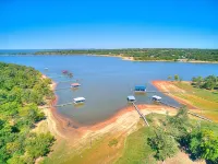 Custom Waterfront Cabin with Private Boat Dock - Homestays