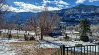Spacious, Custom Home, Large Fenced Yard. Fast Fiber Internet! STR-1-2024-057 - Homestays