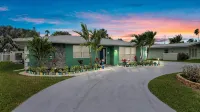 Beach House : Heated Pool, Pool Table & Ping Pong - 4-Star