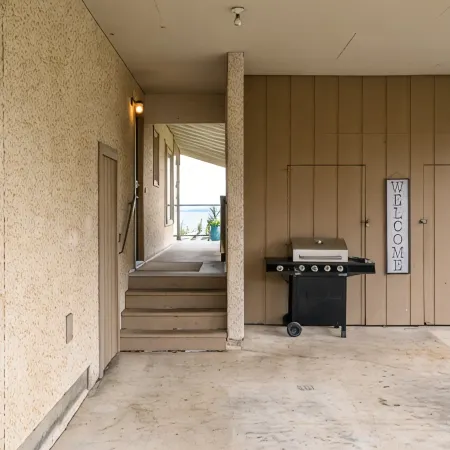 Fantastic Bellingham Bay View Condo just steps to Fairhaven Village & Boardwalk!
