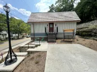 HIstoric Tiny House - Down on Main Street! - 4-Star