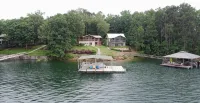 Lake Front w/ Sunset Views, Screened-in Porch / 1x Boat Slip / 2x Kayaks - 3-Star