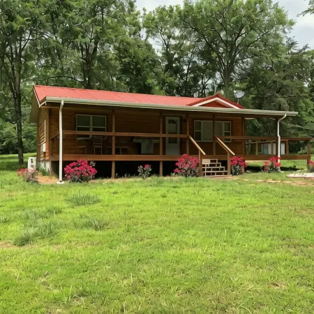 The Nest a Cozy Cabin at Table Rock Lake - two blocks to water, large deck