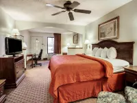 Quality Inn & Suites Clinton - Jackson West Hotels in Clinton