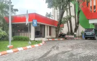Dewarna Hotel and Convention Bojonegoro - parking
