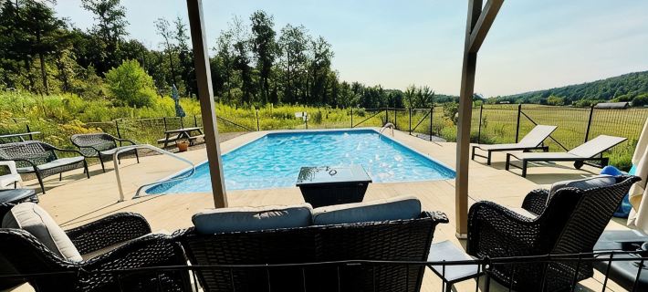 Modern Cabin w/Pool and Hot Tub! Hotels in Stone County