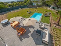 Glow Boutique Suites - Beach