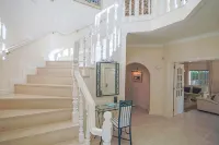 Spacious 4 bedroom villa in quiet location with sea views - Ocean View