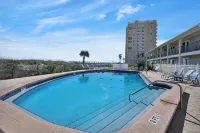 FUN IN THE SUN!!!! - BEACH FRONT- Close to Mayo Clinic - Strand
