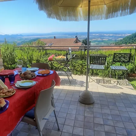 Villa Bellevue Corsanico, private pool and parking, easily accessible, sea view