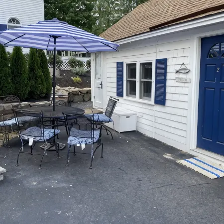 Classic Maine Beach Cottage - In the Heart of Ogt. Village , Walk to everything