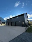 All New Retro Design Carriage House on the Fraser River - Wifi