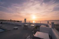 بلوسي أرينال تاور