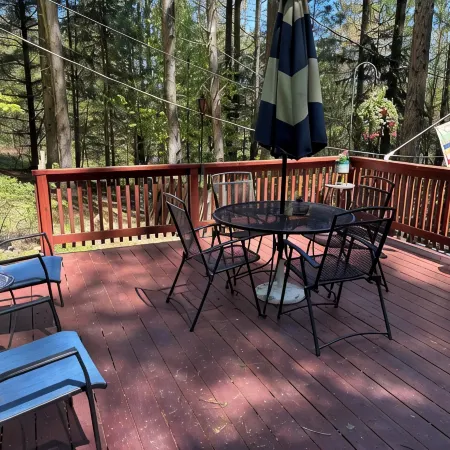 Cozy Lake House in Charming Roscoe: Your 3-Bedroom Getaway