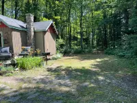 Very Private,Adorable Rustic Cabin -Out House , Full Shower House Off Barn
