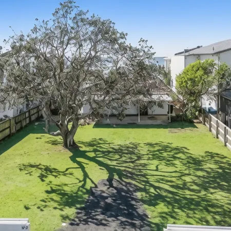 Lennox Beach Shack – Classic Coastal Stay Near the Beach