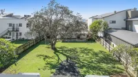 Lennox Beach Shack – Classic Coastal Stay Near the Beach