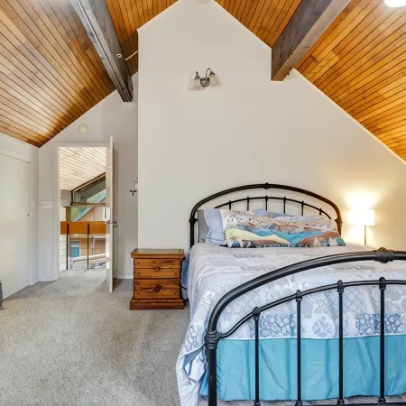 Girdwood Alyeska Chalet Hot Tub, Sauna, Jet Tub, Pool Table, Sleeps 12, walk2ski