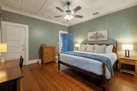The Hansell House, your Downtown Thomasville Destination! Family + Pet Friendly! - キッチン