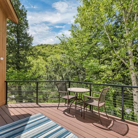 Spacious 3-Bed Mt. Chalet with Attitash Views & Private Hot Tub