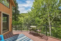 Spacious 3-Bed Mt. Chalet with Attitash Views & Private Hot Tub