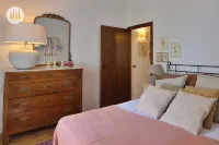 Vacation home with hillside view and pool - Wifi