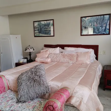 Private Lake, Farm Stay, 100 acres Granite Bay