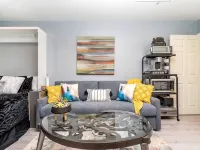 Melrose Exec Studio Queen + Bunk - Pet-Friendly Hotels in Vista