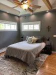 CRAFTSMAN's MAIN FLOOR 2 bd rm- chef's kit- deck - 3 Sao