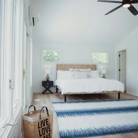 Private waterfront lake retreat! Hoteles en Condado de Trigg