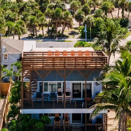 30 Seconds to Beach Path! Outdoor Tiki Bar w/ TV! Kayaks, SUP's, Bikes & More!