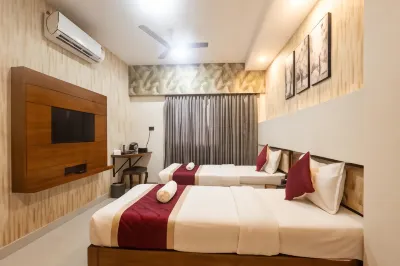 Saavees Residency โรงแรมใกล้ศูนย์การค้า Orion Mall