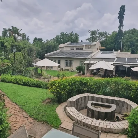 PepperTree Guest House & Apartments
