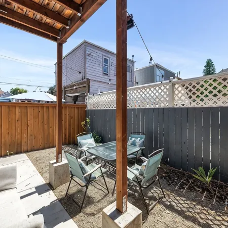 Relax at a Charming West Oakland Victorian