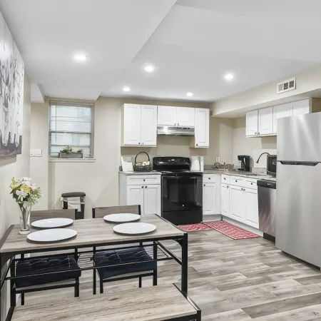 Modern 1-BR Apartment