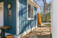 Modern & Cozy, Minutes to Airport & WNC Ag Center - Wi-Fi