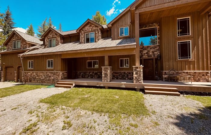 Spacious Lake Front Home, Private Dock, 35 Minutes to Yellowstone, Sleeps 24