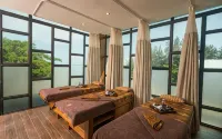 Sotis Boutique Resort Hotel Kupang - parking