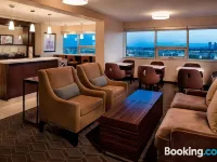فندق شيراتون كافالير كاليجاري Hotels near ماكس بيل سنتر