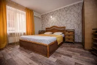 Livadia Hotel - parking