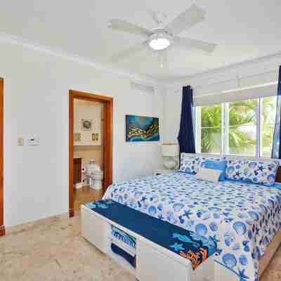 Playa Turquesa K-101- Premier Beachfront Ocean/Garden View 100mbps Wifi Rooms