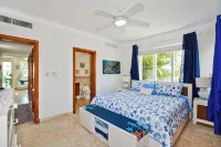 Playa Turquesa K-101- Premier Beachfront Ocean/Garden View 100mbps Wifi - 3 stjerner