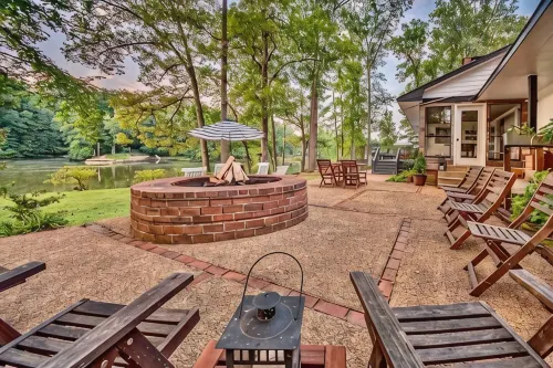 》Stunning Memphis Lake Front Home/Lakeview Escape w/ Spacious Layout!《 - Scenic