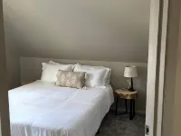 Hidden Northfield Cottage Hotels in Northfield
