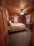 Private Log Cabin near Lake Arbutus and ATV trails - Chalets
