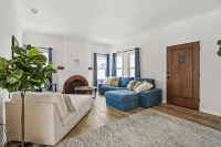 1920's Spanish Revival Home - 무료 와이파이