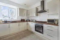 Sea Breeze-Cliff Terrace -Hunstanton. 3 Bedroom Apartment -Sea View - WiFi